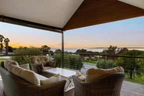 Serene Waterfront Family Friendly Retreat